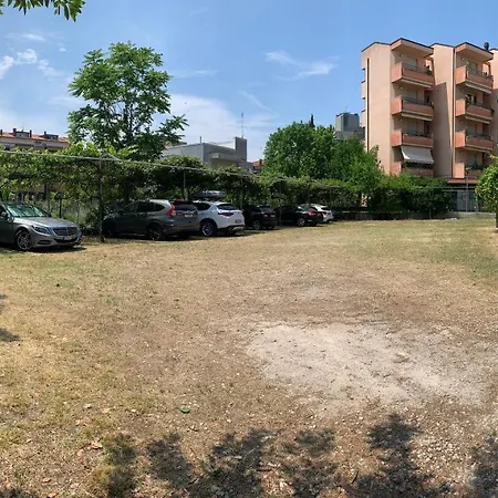 Отель Del Vecchio 3*